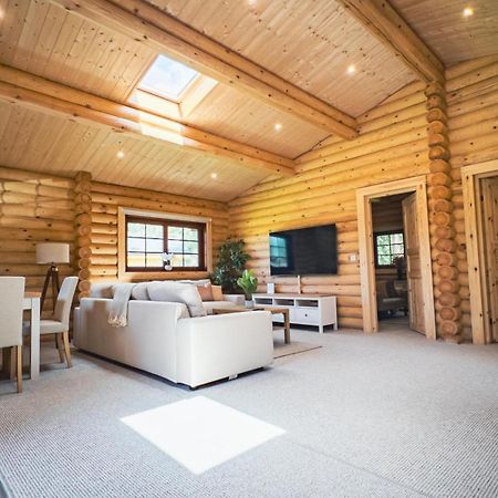 Aspen Lodge, Amazing New Log Cabin With Hot Tub - Sleeps 6 - Felmoor Park Морпет Стая снимка