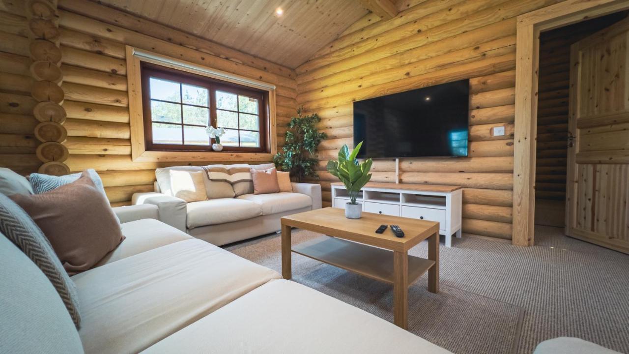 Aspen Lodge, Amazing New Log Cabin With Hot Tub - Sleeps 6 - Felmoor Park Морпет Екстериор снимка