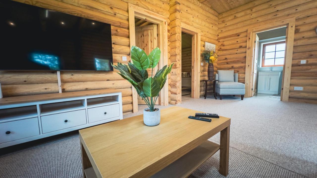 Aspen Lodge, Amazing New Log Cabin With Hot Tub - Sleeps 6 - Felmoor Park Морпет Екстериор снимка